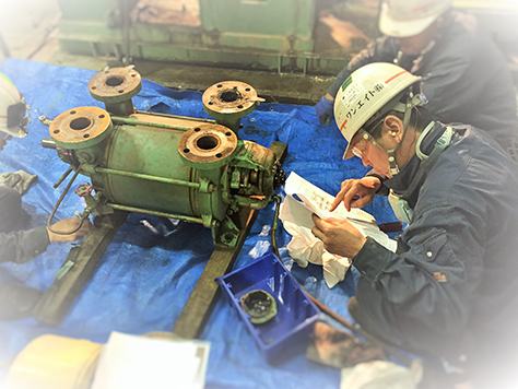 機械メンテンナンス作業風景 機械メンテンナンス作業風景